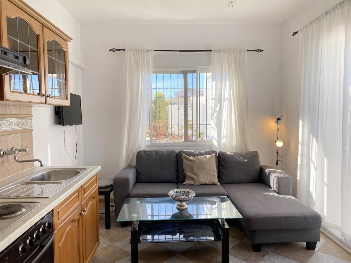 Villa Sandra Little Haven Apartment Нерха Экстерьер фото